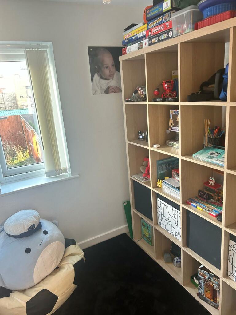 Additional property image - Far Park Drive, BD10 0AT