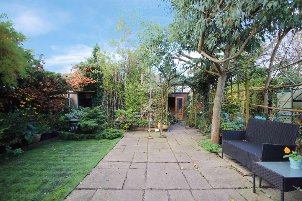 3 bedroom semidetached house for sale in Chester Road, Hartford, CW8