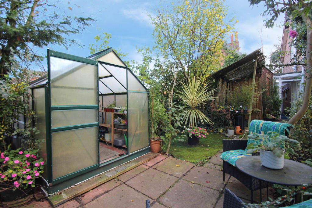 3 bedroom semidetached house for sale in Chester Road, Hartford, CW8