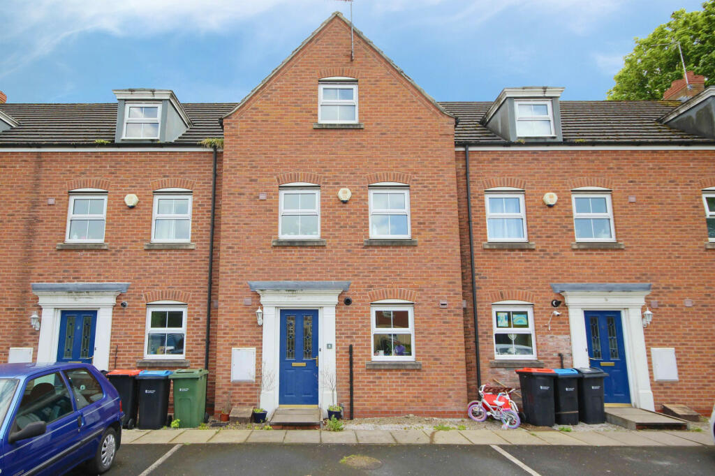 3 bedroom terraced house for sale in bs Court, Northwich, CW9