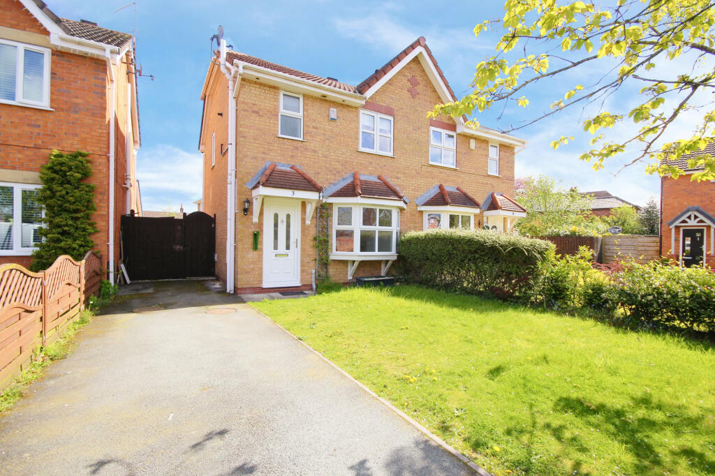 3 bedroom semidetached house for sale in Almond Grove, Weaverham, CW8