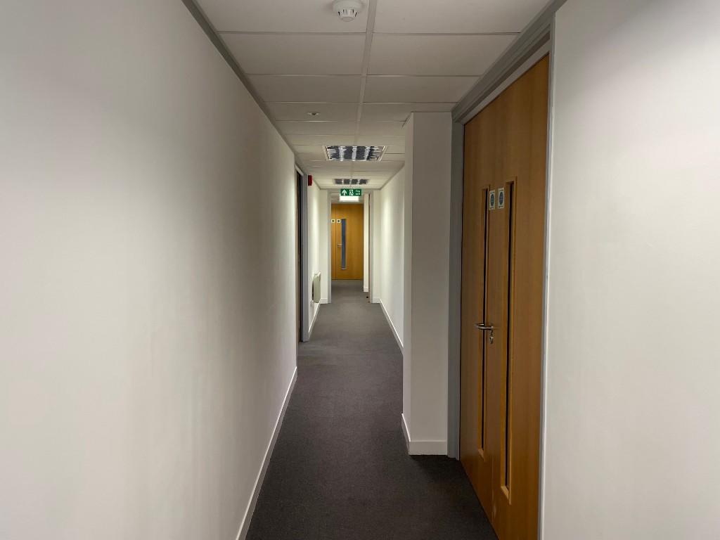 Serviced office to lease in High Street, Reigate, Surrey, RH2
