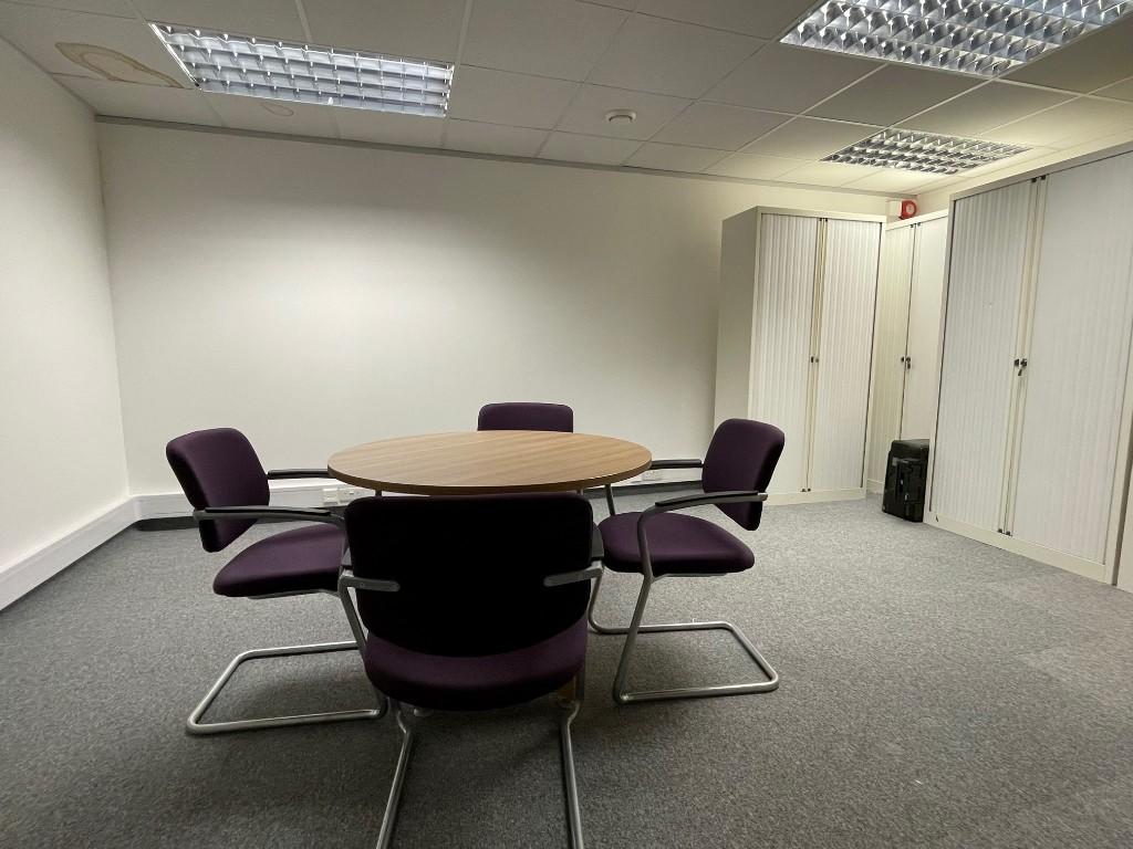 Serviced office to lease in High Street, Reigate, Surrey, RH2