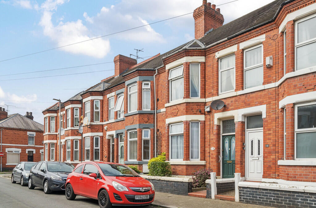 3 bedroom terraced house for sale in Catherine Street, Crewe, Cheshire, CW2