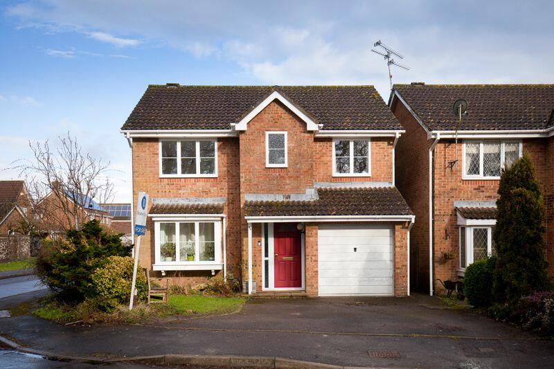 4 bedroom detached house for sale in Linden Park, Shaftesbury, SP7