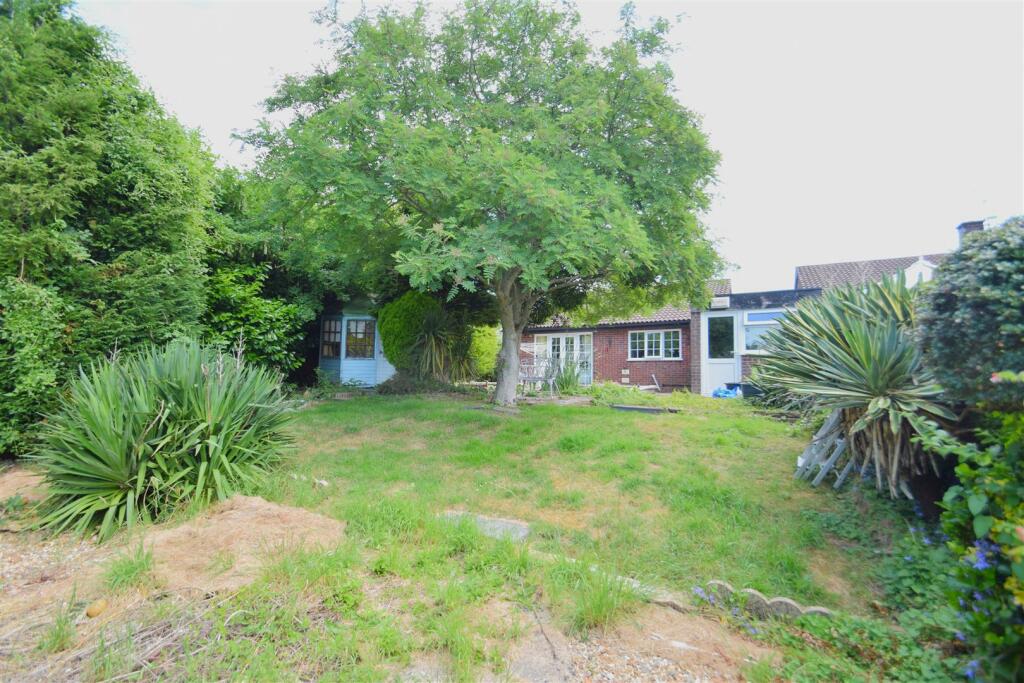Additional property image - Bungalow In Quiet Cul De Sac With Great Views & No Chain