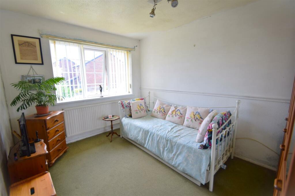 Additional property image - Bungalow In Quiet Cul De Sac With Great Views & No Chain
