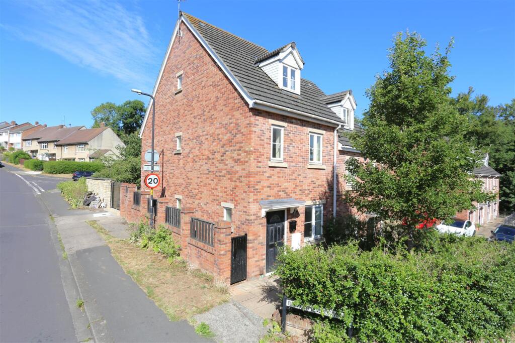Main image of property: Modern 4 bedroom townhouse with no chain in Weston Court