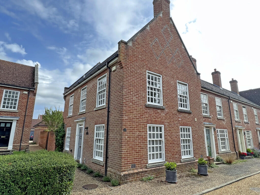 3 bedroom semidetached house for sale in Clements Road, Melton, Woodbridge, IP12