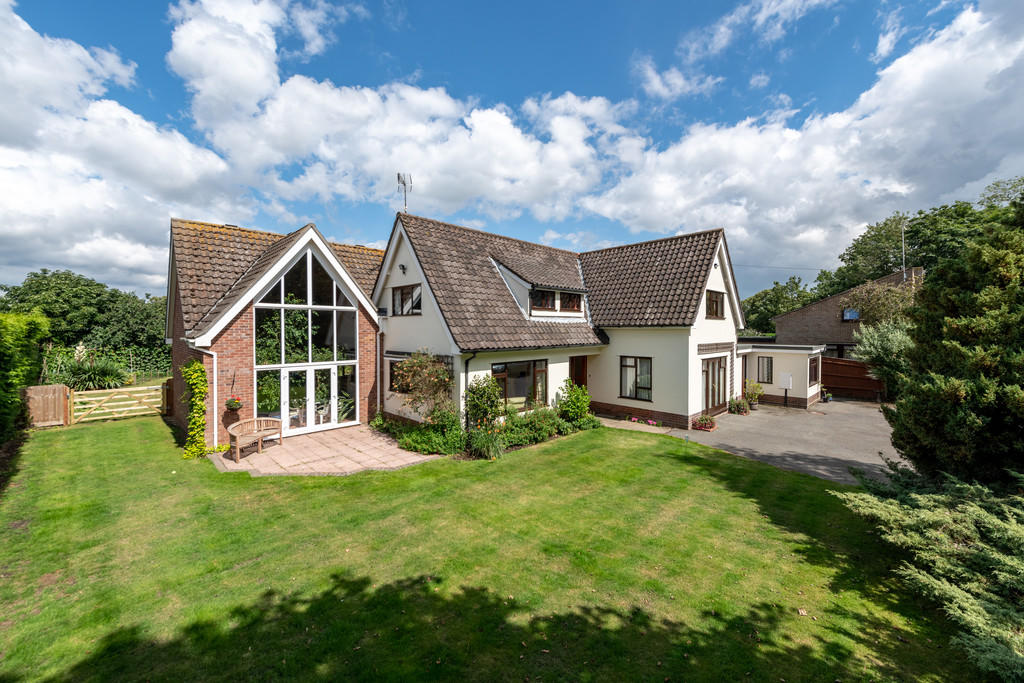 4 bedroom detached house for sale in Main Road, Woolverstone, Ipswich, IP9