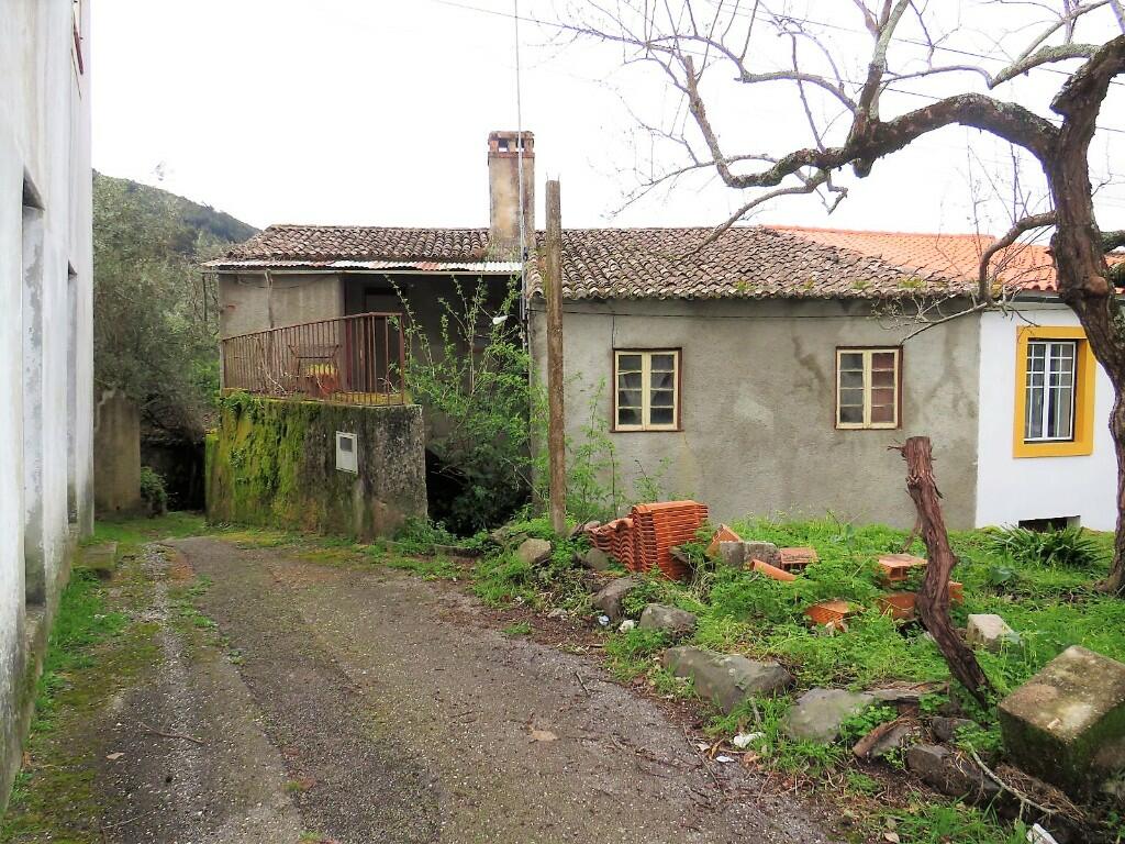 3 bedroom semidetached house for sale in Miranda do Corvo, Beira