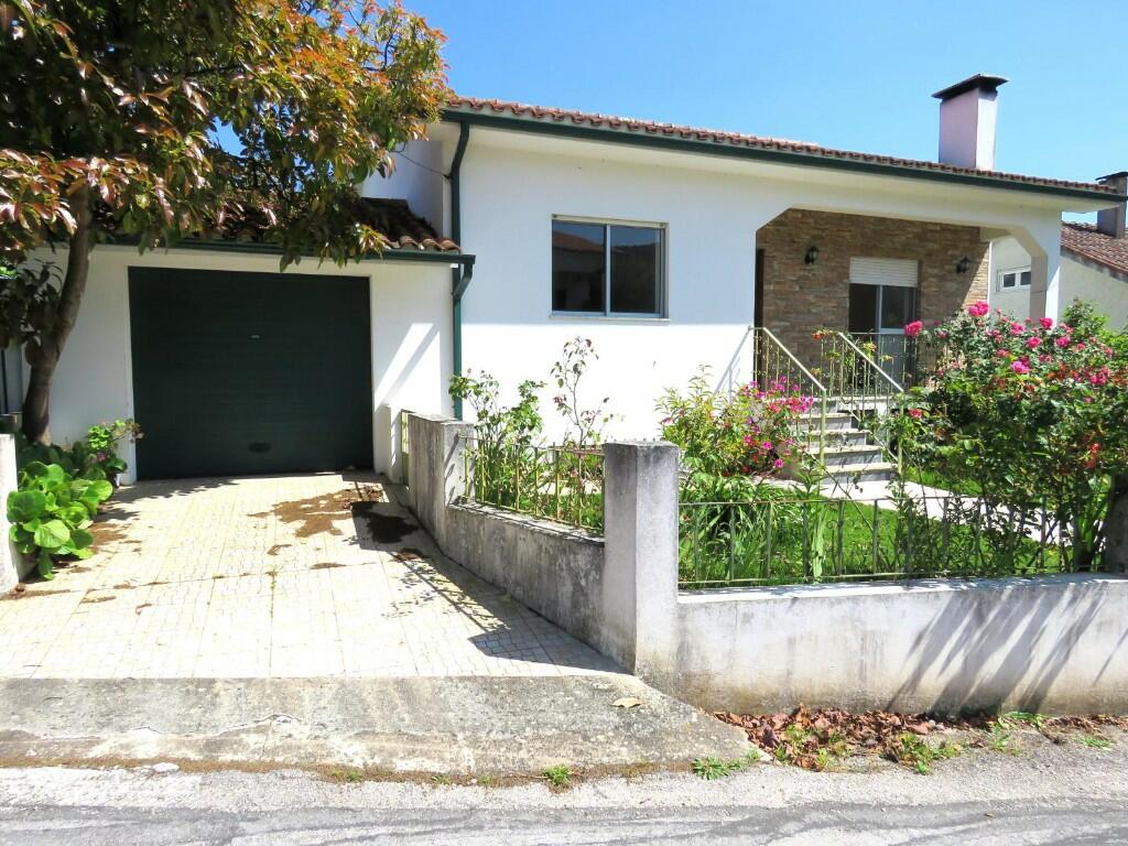 3 bedroom detached house for sale in Miranda do Corvo, Beira Litoral