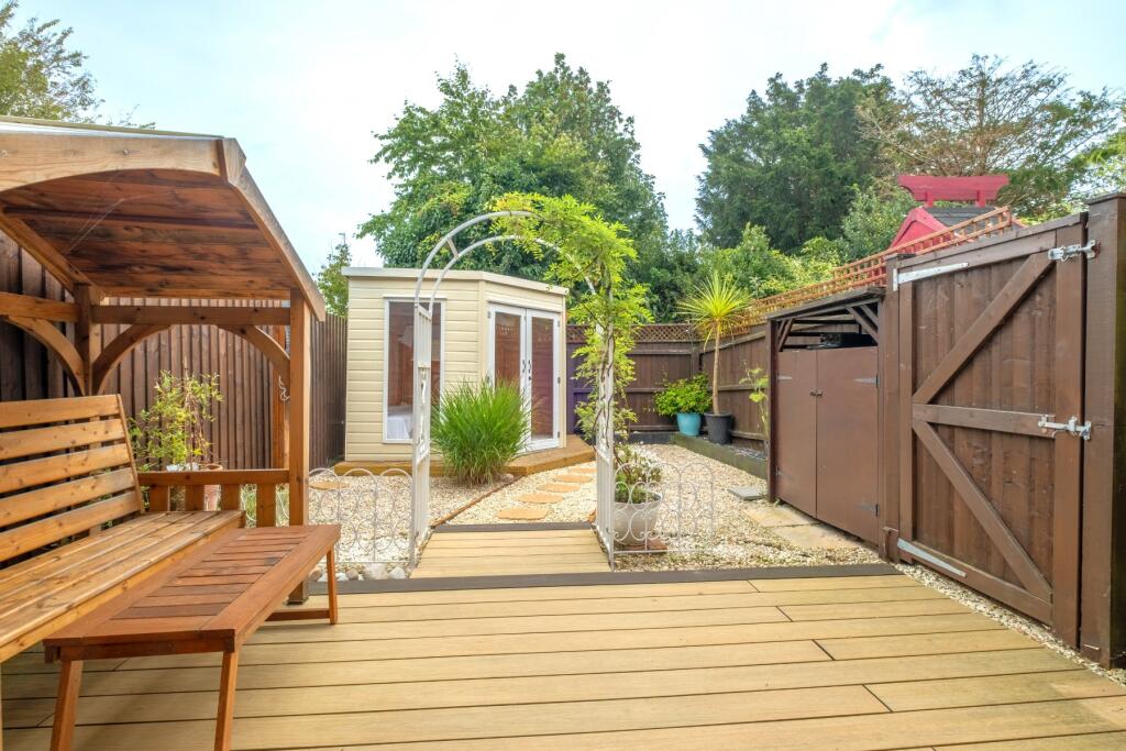Main image of property: 21 Mount Pleasant Avenue South, Weymouth