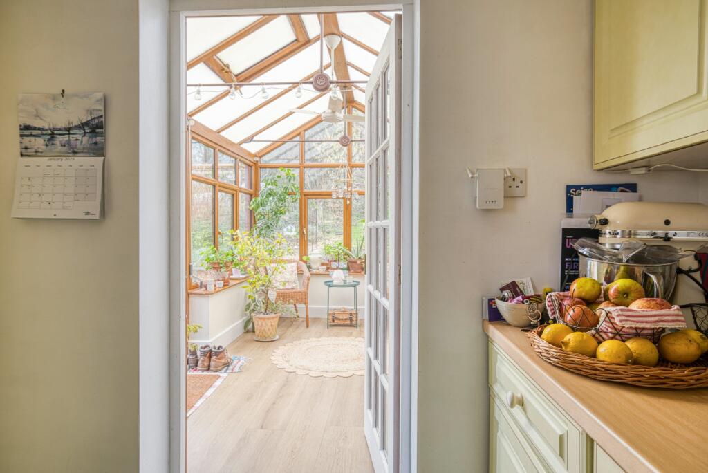Additional property image - 700mts from Cathedral, Bath Road, Wells