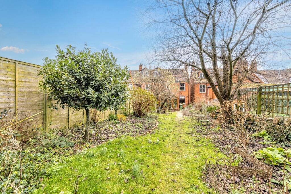 Additional property image - 700mts from Cathedral, Bath Road, Wells