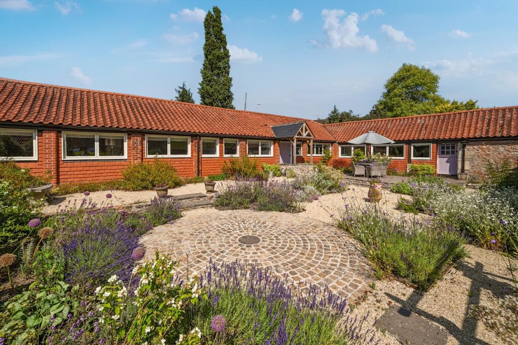 Main image of property: Croscombe