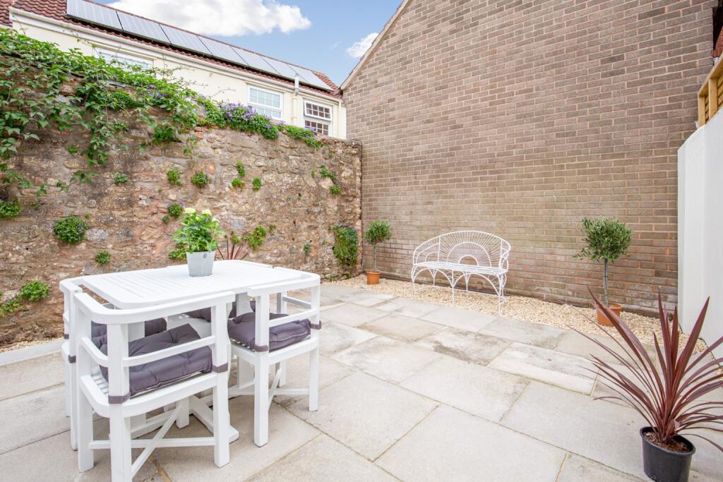 Additional image 17 of Central Wells