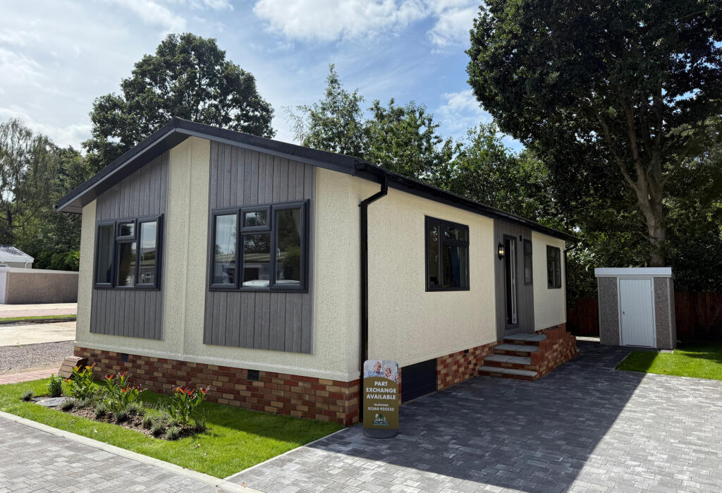 Main image of property: Crowthorne, Berkshire, RG40