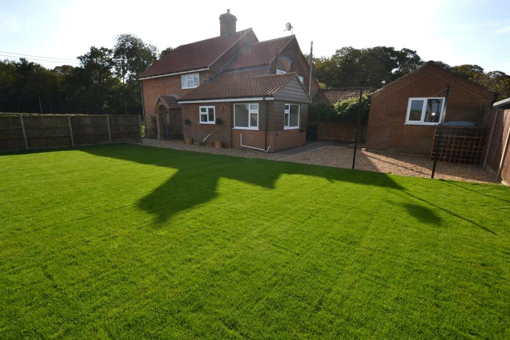 2 bedroom semidetached house for rent in Marsham, Norfolk, NR10