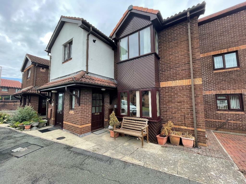 2 bedroom flat for sale in Monkswood Avenue, Bare, Morecambe, LA4 6TW, LA4