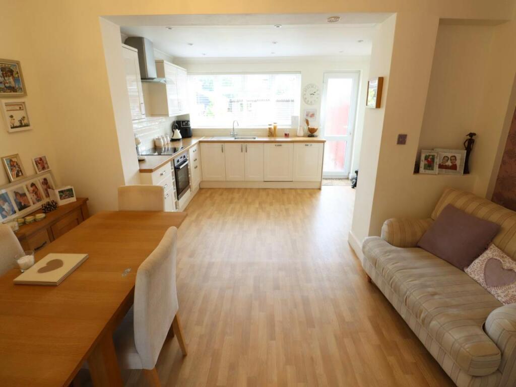 Additional property image - Heathcote Avenue, Hatfield, Hertfordshire