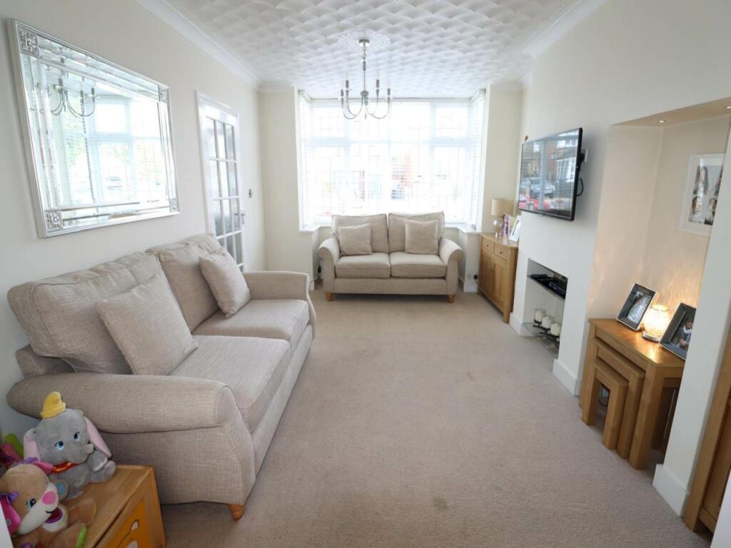 Additional property image - Heathcote Avenue, Hatfield, Hertfordshire