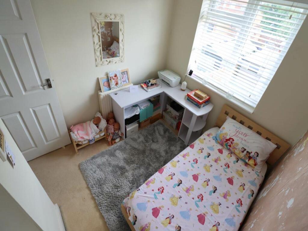 Additional property image - Heathcote Avenue, Hatfield, Hertfordshire