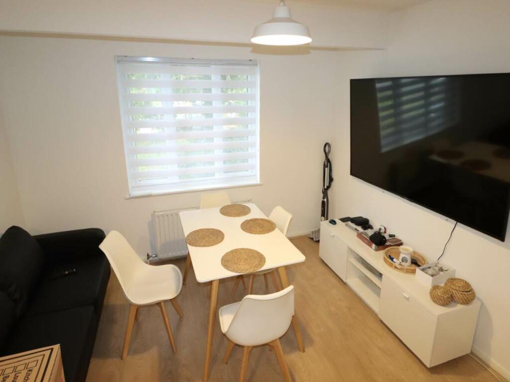 Additional property image - Tomsfield, Hatfield, Hertfordshire