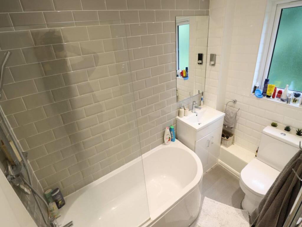 Additional property image - Tomsfield, Hatfield, Hertfordshire