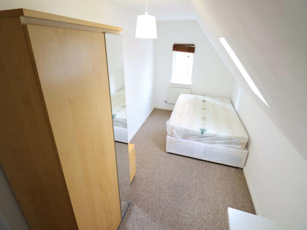 Additional property image - Walker Grove, Hatfield, Hertfordshire