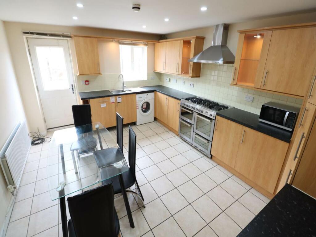 Additional property image - Cunningham Avenue, Hatfield, Hertfordshire