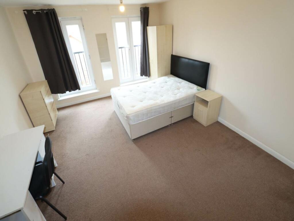 Additional property image - Cunningham Avenue, Hatfield, Hertfordshire