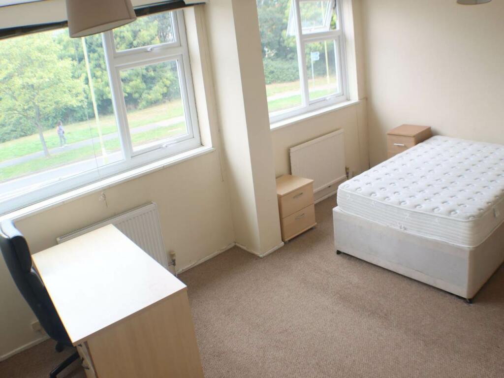 Additional property image - Bishops Rise, Hatfield, Hertfordshire