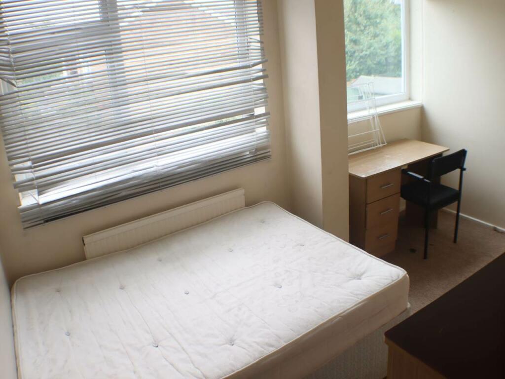 Additional property image - Bishops Rise, Hatfield, Hertfordshire