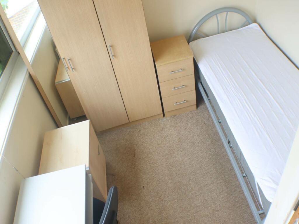 Additional property image - Bishops Rise, Hatfield, Hertfordshire