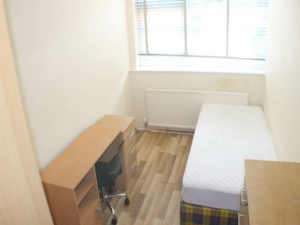 Additional property image - Bishops Rise, Hatfield, Hertfordshire