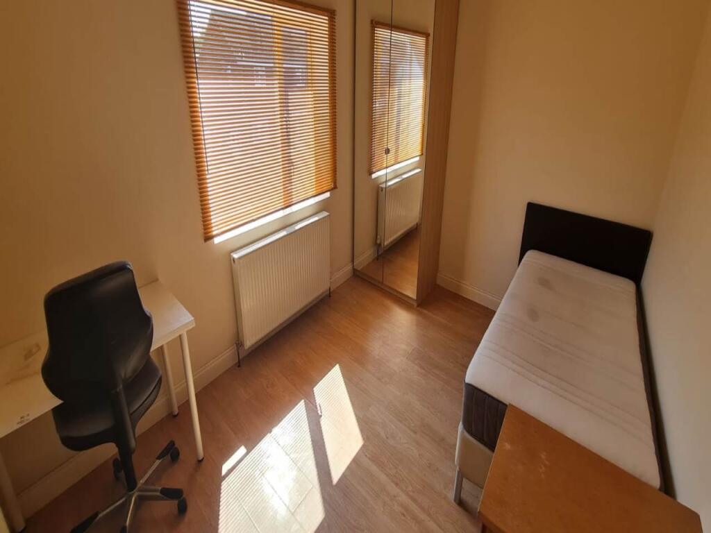 Additional property image - Meadowcroft, Hatfield, Hertfordshire