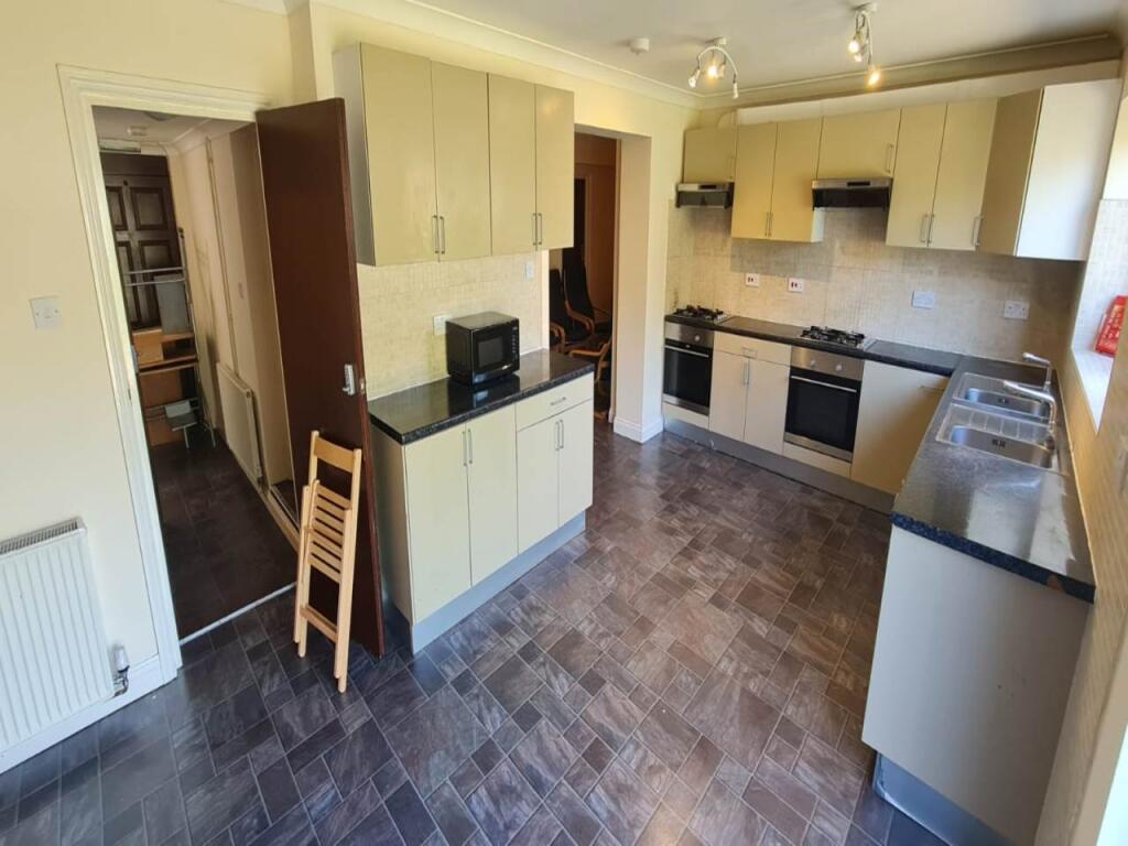 Additional property image - Meadowcroft, Hatfield, Hertfordshire
