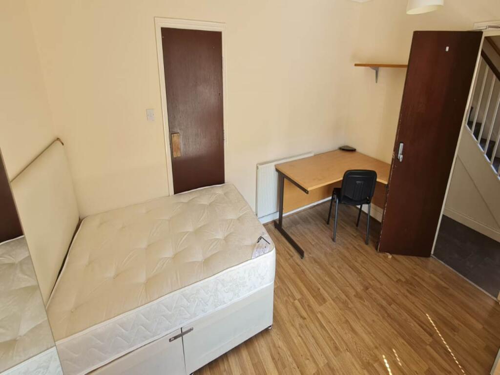 Additional property image - Meadowcroft, Hatfield, Hertfordshire