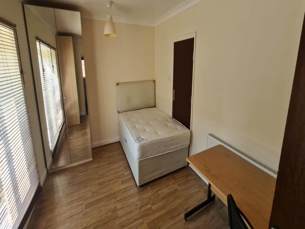 Additional property image - Meadowcroft, Hatfield, Hertfordshire