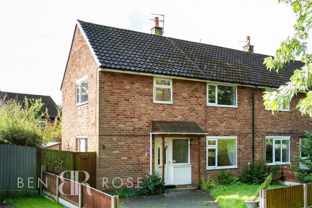 3 bedroom semidetached house for sale in High Green, Leyland, PR25