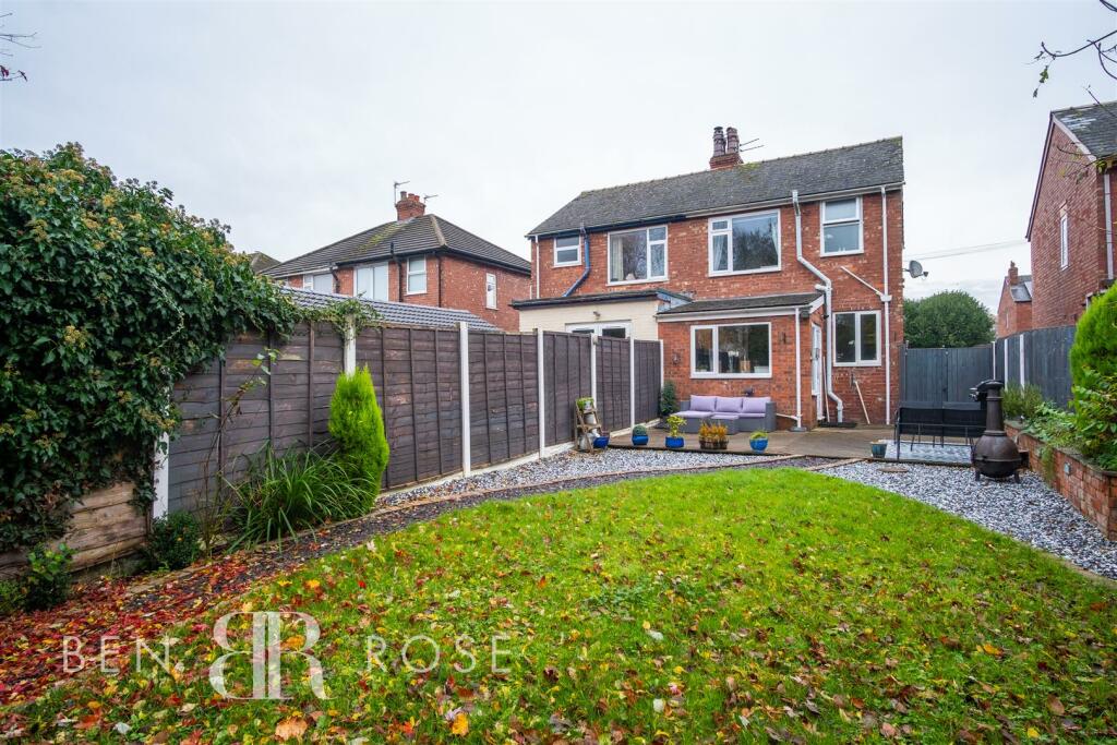 2 bedroom semidetached house for sale in Dunkirk Lane, Leyland, PR26