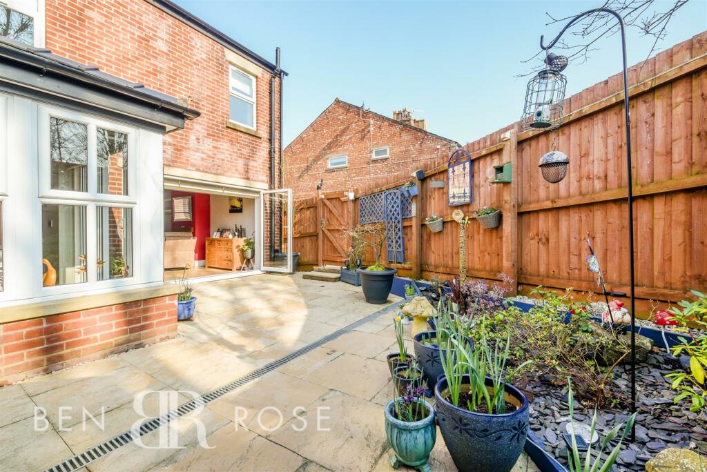 3 bedroom end of terrace house for sale in Fox Lane, Leyland, PR25