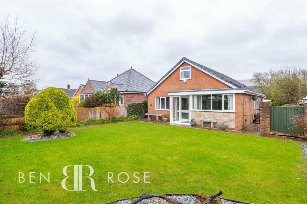 4 bedroom detached bungalow for sale in Croston Road, Farington Moss, Leyland, PR26