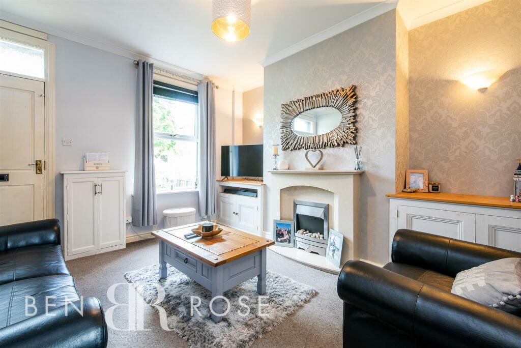 2 bedroom terraced house for sale in Fox Lane, Leyland, PR25