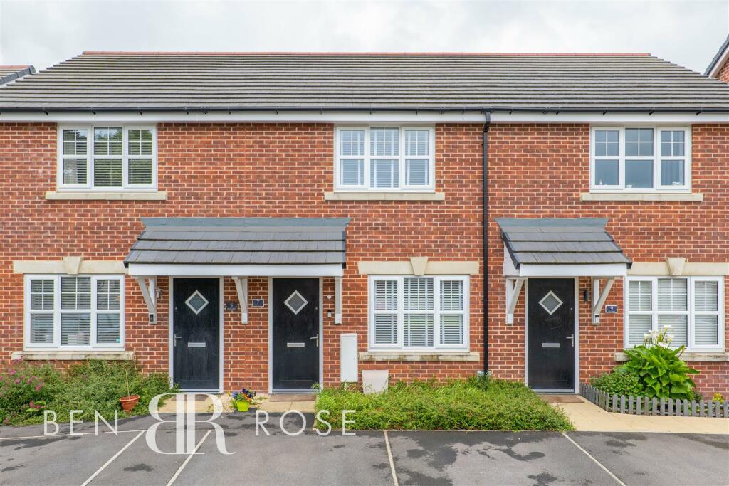 3 bedroom terraced house for sale in Swift Drive, Farington, Leyland, PR25