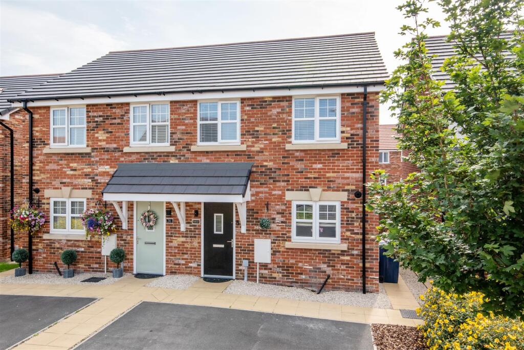 3 bedroom semi-detached house