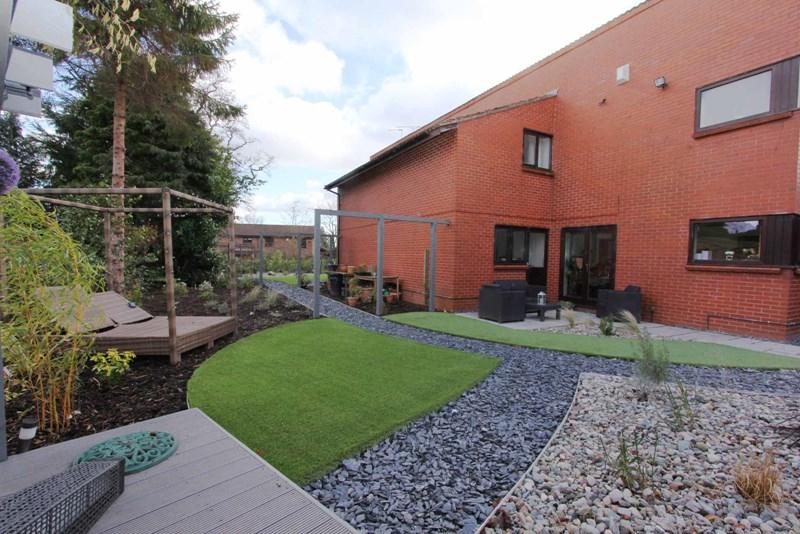 5 bedroom detached house for rent in Green Bank, Chester, CH4