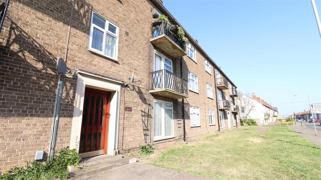 Main image of property: Gosbrook Road, Caversham