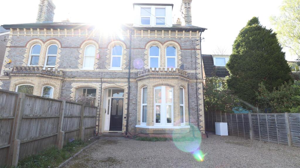 Main image of property: Eastern Avenue, Reading, Berkshire